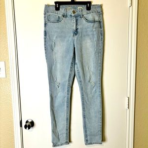Seven7 Jeans, Size 10, Tummyless High Rise Skinny, Light Wash. Inseam approx 29”